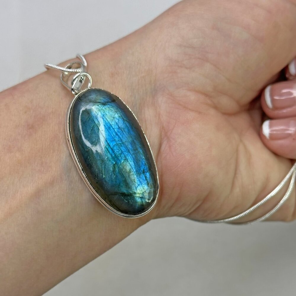 Blue Flash Labradorite Necklace